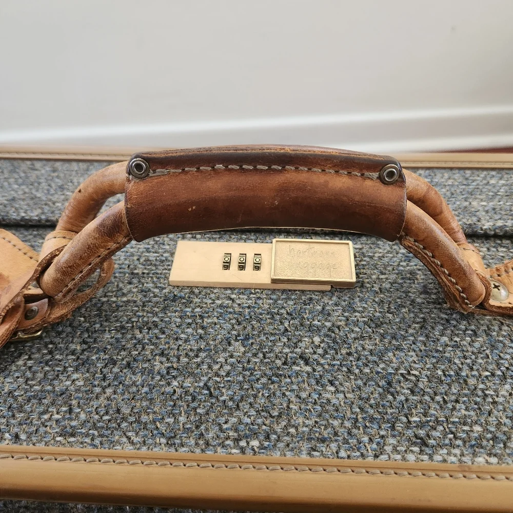 🔥 Vintage Leather locked Tweed Hartmann Luggage